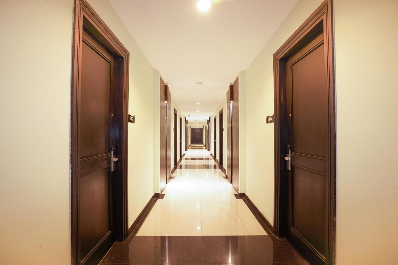 Oyo 197 Prime Royal Hotel Kapasari Экстерьер фото