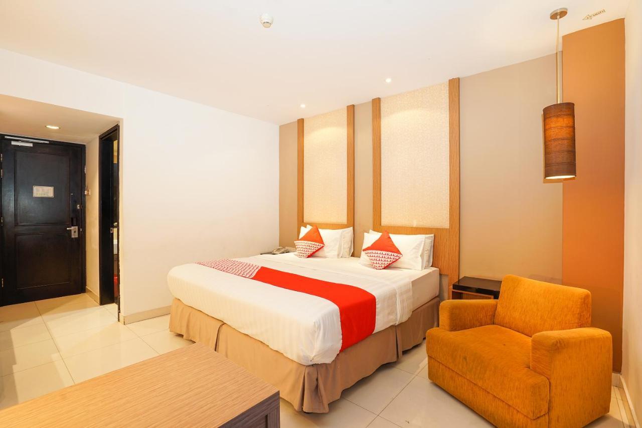 Oyo 197 Prime Royal Hotel Kapasari Экстерьер фото
