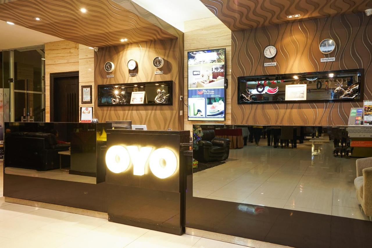 Oyo 197 Prime Royal Hotel Kapasari Экстерьер фото
