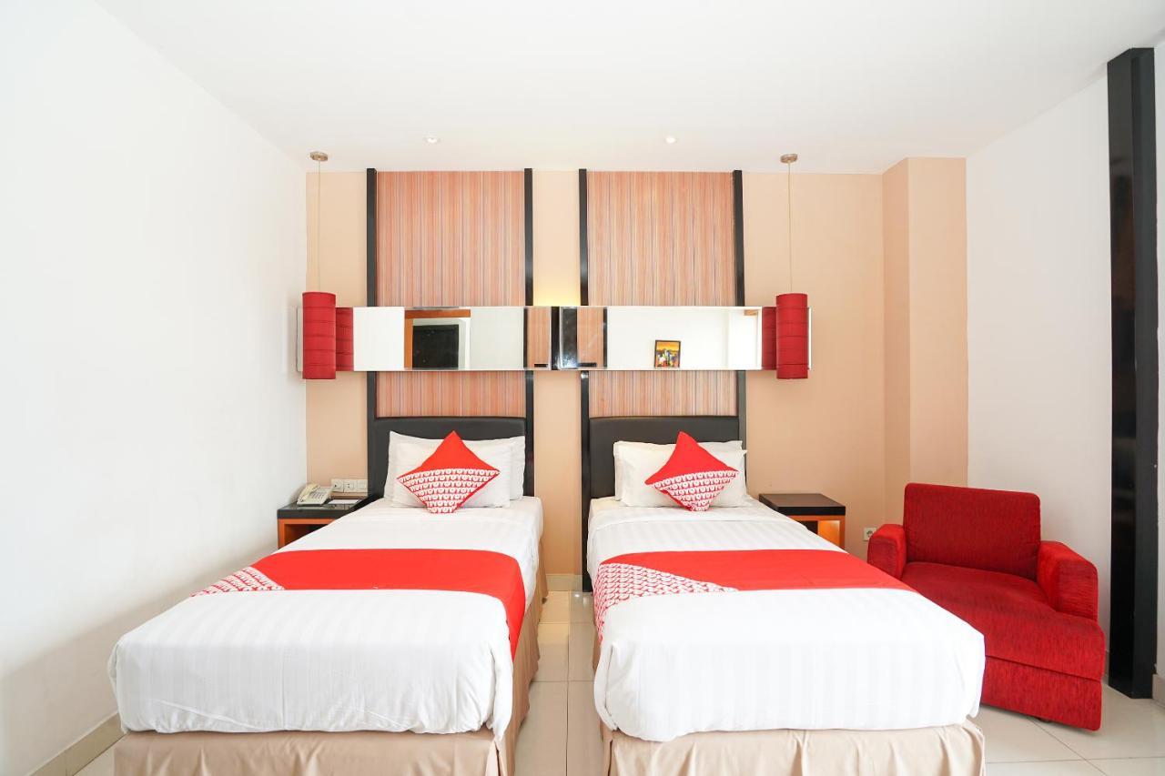 Oyo 197 Prime Royal Hotel Kapasari Экстерьер фото