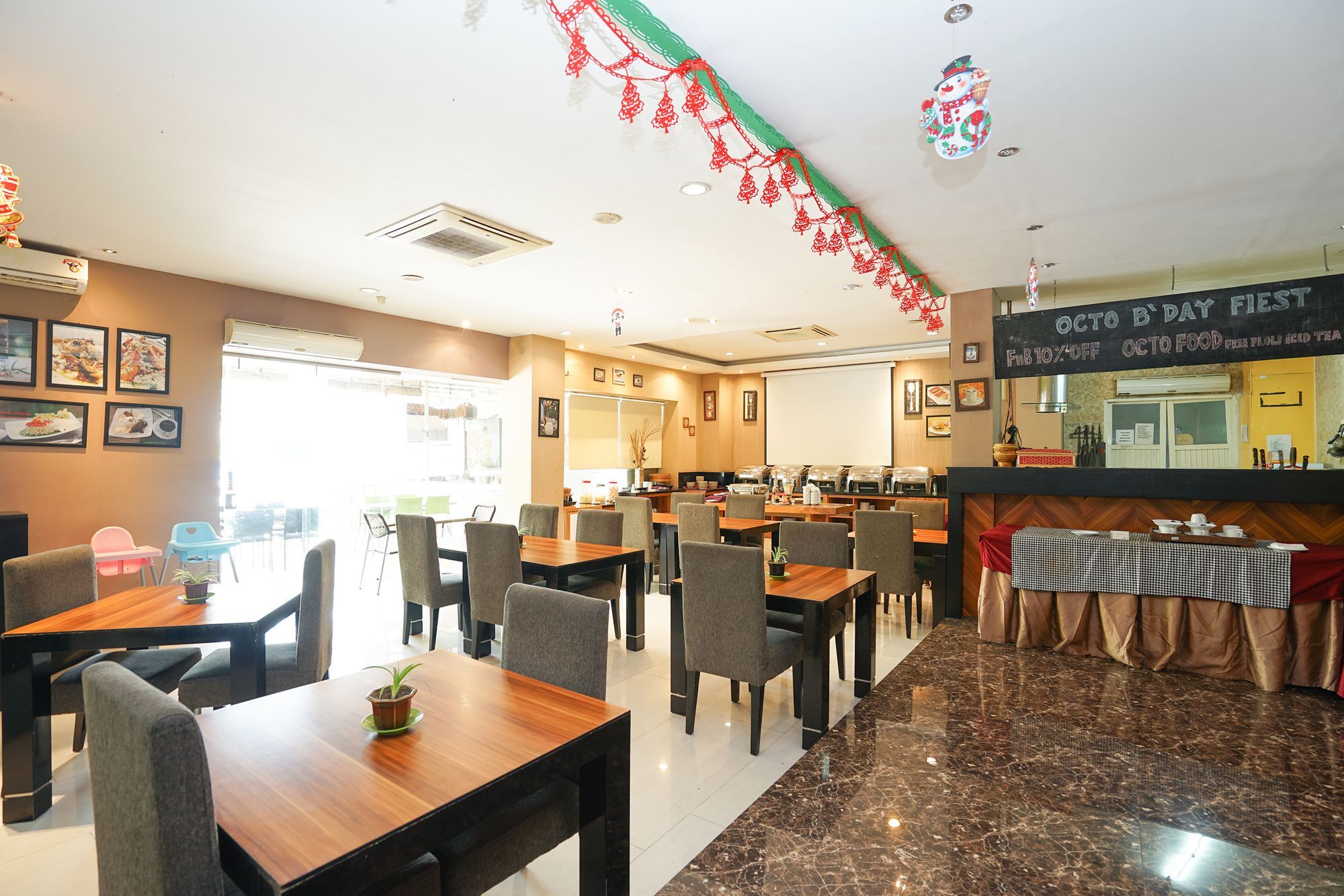 Oyo 197 Prime Royal Hotel Kapasari Экстерьер фото