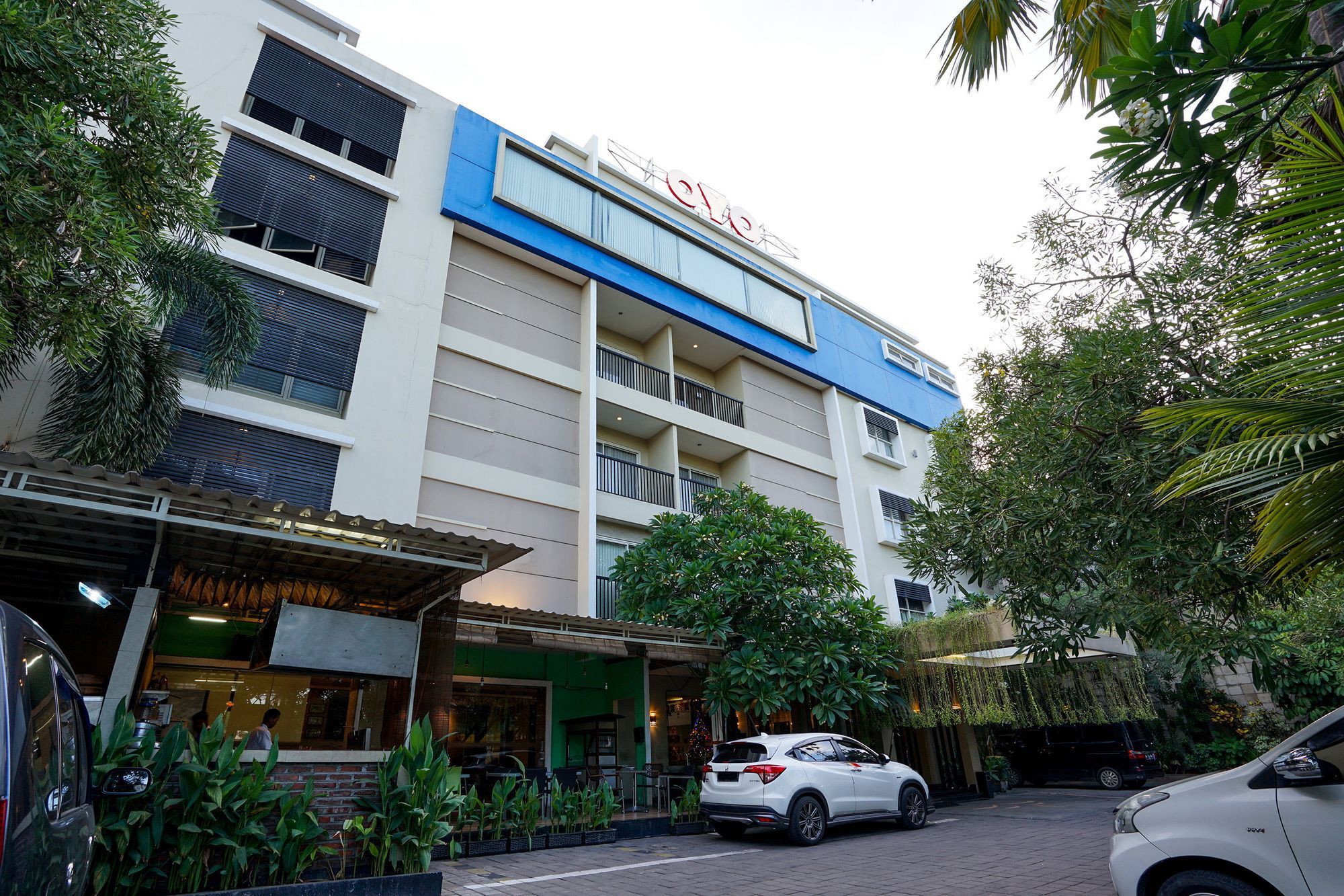 Oyo 197 Prime Royal Hotel Kapasari Экстерьер фото